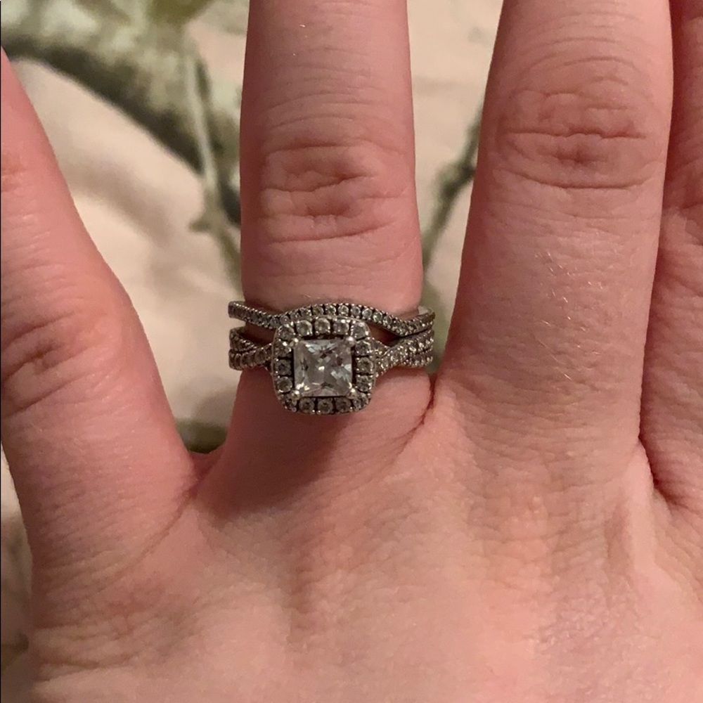 Ring - Picture 4 of 4